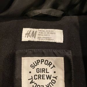 H&M girls size 10-11 puffer coat with fur trim. Black. Great condition.